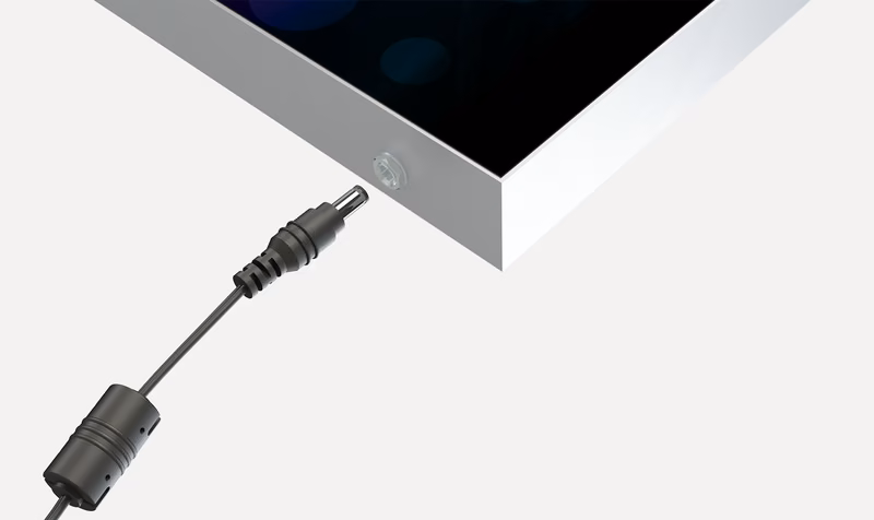 Plug-and-Play Anschluss am Super Slim Rahmen